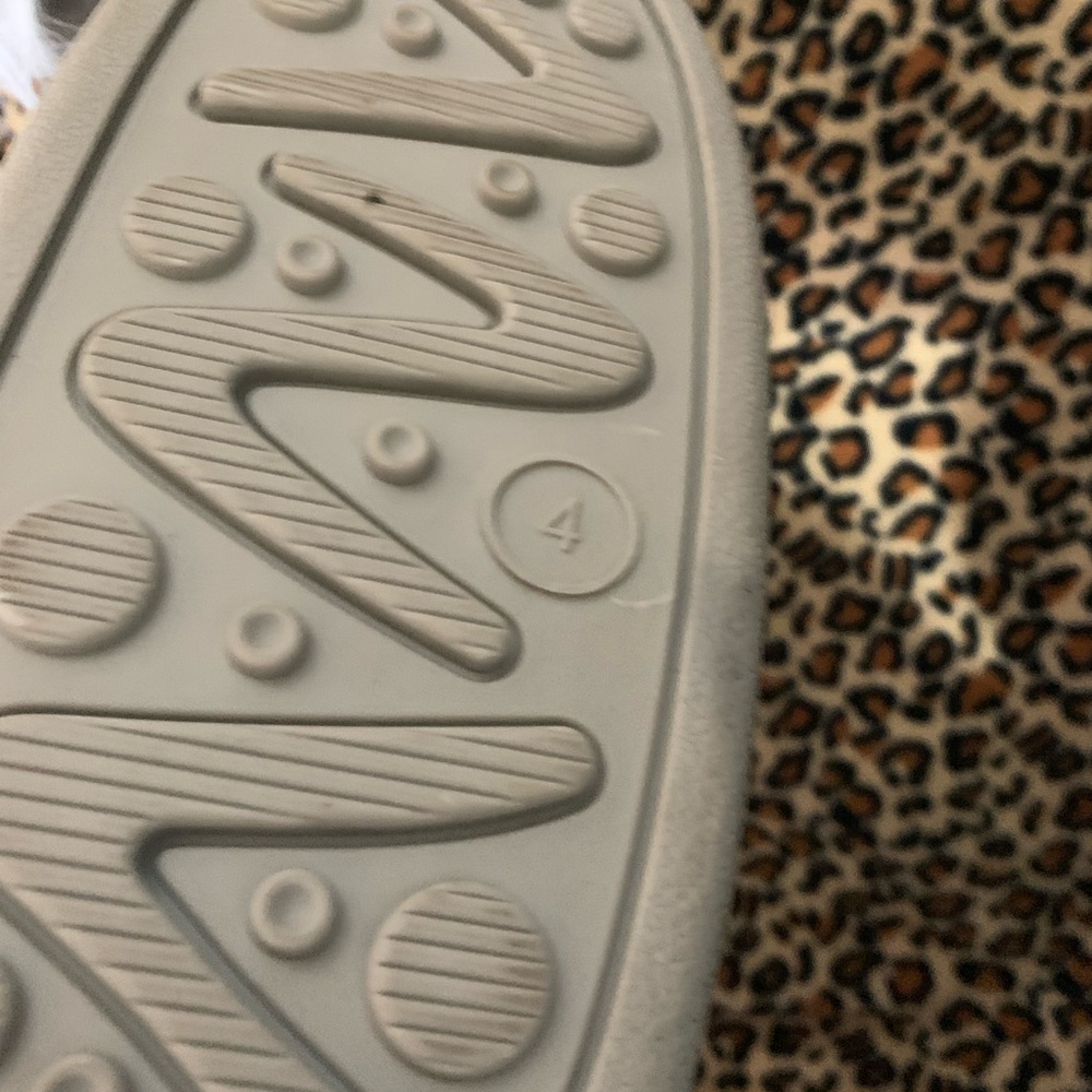 Boots - Picture 5 of 7